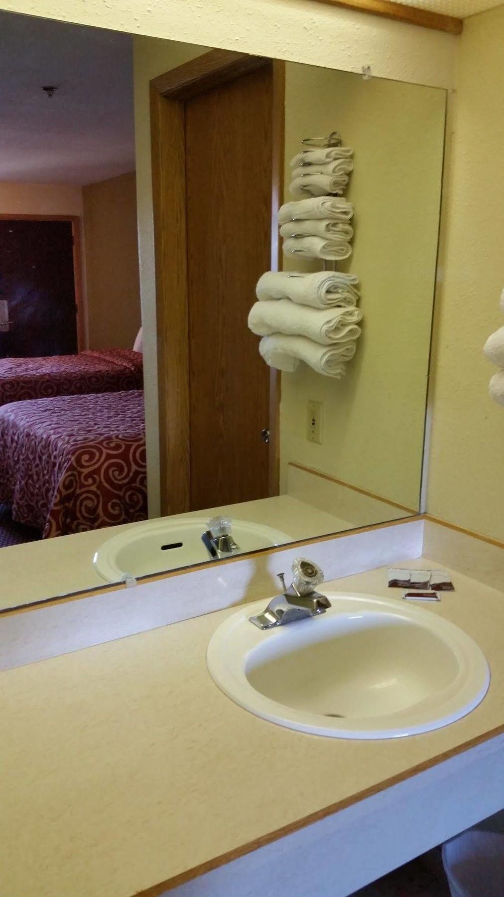 Centralia Inn ภายนอก รูปภาพ